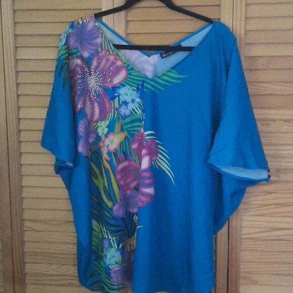 Lane Bryant Tops - Lane Bryant VNeck    Cap Sleeve Hawaiian Print Tunic